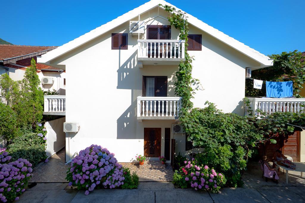 Apartments Ratkovic Тиват Екстер'єр фото