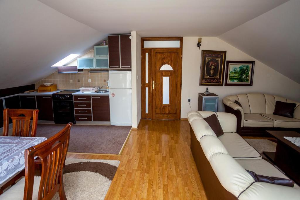 Apartments Ratkovic Тиват Екстер'єр фото