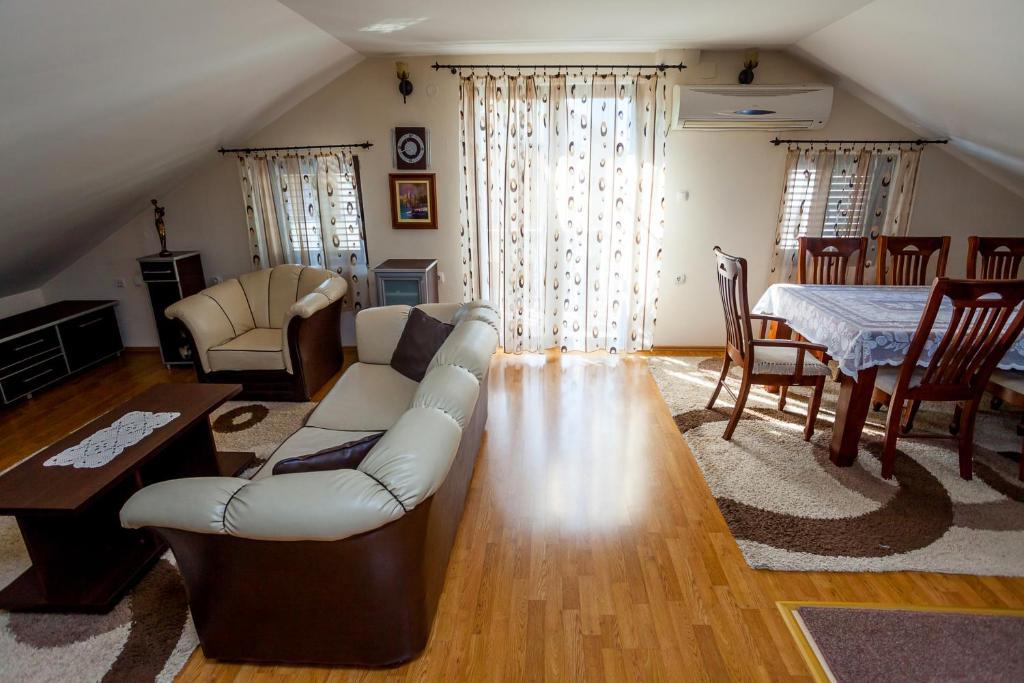 Apartments Ratkovic Тиват Екстер'єр фото